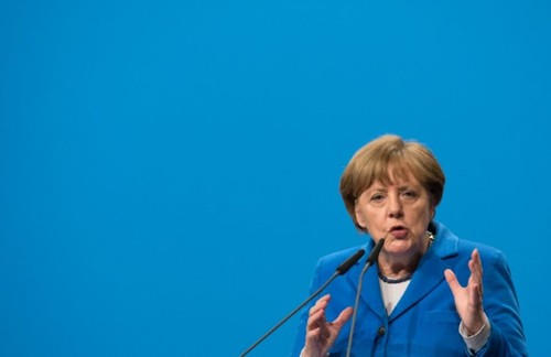 Migrants: Merkel et Tsipras dénoncent la fermeture de la route des Balkans  - ảnh 1