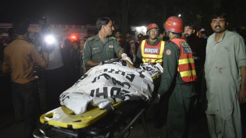 Pakistan: au moins 72 morts dans un attentat-suicide à Lahore  - ảnh 1