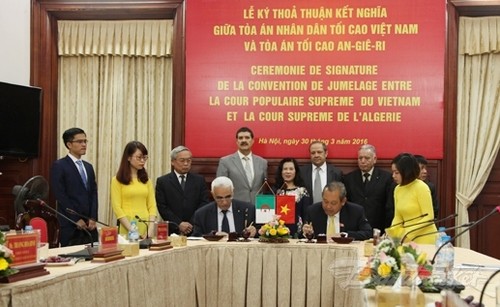 Vietnamiens et Algériens renforcent leur coopération dans la justice - ảnh 1