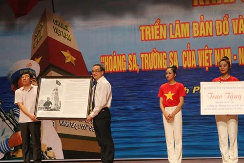L’exposition sur Hoàng Sa et Truong Sa à Vinh Phuc  - ảnh 1