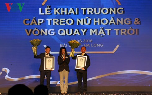Inauguration d’un téléphérique titulaire de 2 records mondiaux à Halong - ảnh 1