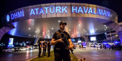 Attentat d'Istanbul : le bilan relevé à 43 morts, dont 19 étrangers - ảnh 1