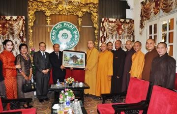 Intensifier la coopération Vietnam-Cambodge dans les affaires religieuses - ảnh 1