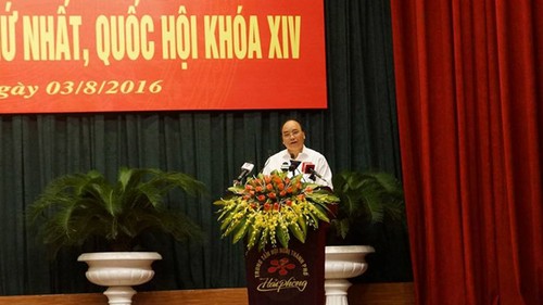 Nguyen Xuan Phuc rencontre les électeurs de Haiphong - ảnh 1