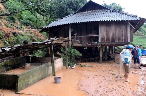 Yen Bai répare les dégâts causés par le typhon de Dianmu  - ảnh 1