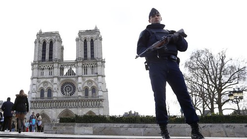 France : une première mise en examen dans les affaires des attentats déjoués - ảnh 1