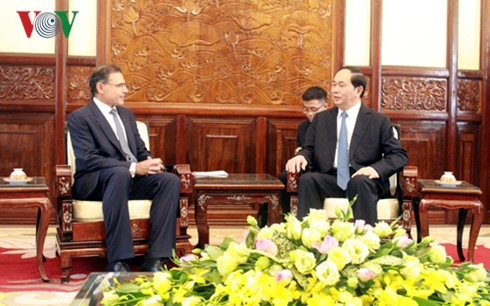 Le président Trần Đại Quang reçoit sept nouveaux ambassadeurs étrangers - ảnh 4