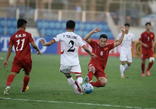 Football: Victoire surprise de l’U19 du Vietnam   - ảnh 1