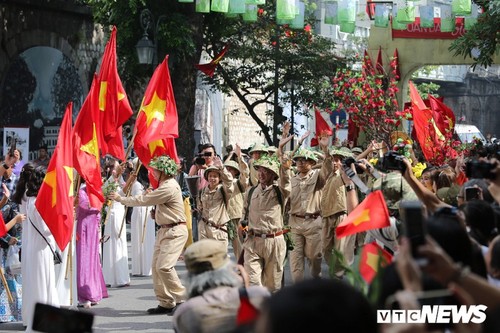 Les 65 ans de la libération de Hanoi - ảnh 2