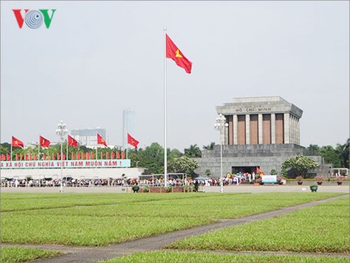 Le mausolée du Président Hô Chi Minh - ảnh 1