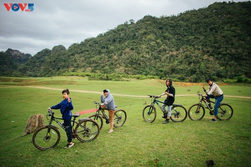 Dông Lâm – une destination idéale pour faire du camping - ảnh 16