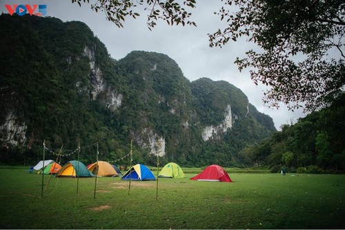 Dông Lâm – une destination idéale pour faire du camping - ảnh 7