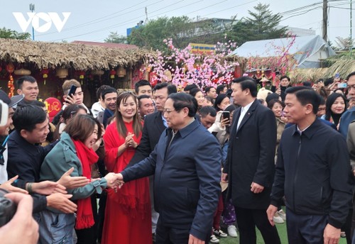Thanh Hoa: Le Premier ministre offre des cadeaux à des travailleurs - ảnh 1