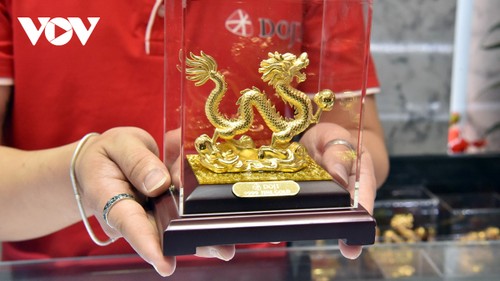 Les Vietnamiens achètent-ils de l’or au début de l’année lunaire pour s’attirer de la chance? - ảnh 1