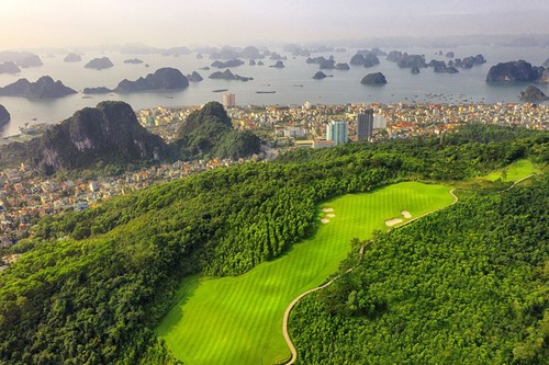 Four Vietnamese representatives among 11 best golf resorts in Asia - ảnh 1