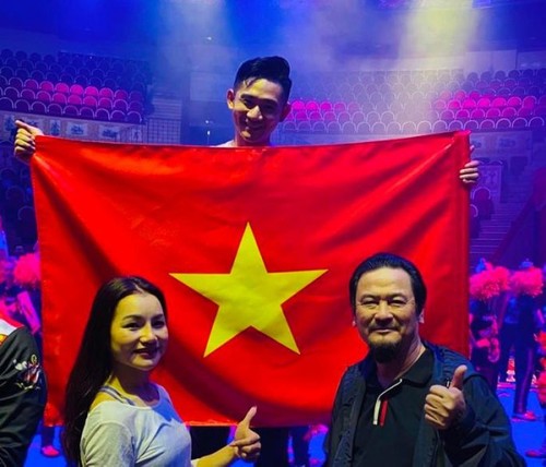 Vietnam wins silver at international circus festival in Russia - ảnh 1