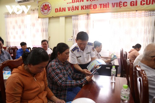 Coast Guard Region 4 Command increases IUU fishing prevention training in Kien Giang’s island commun - ảnh 1