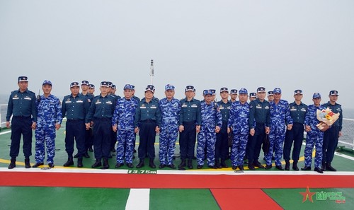 Vietnamese-Chinese Coast Guards complete joint patrol - ảnh 1
