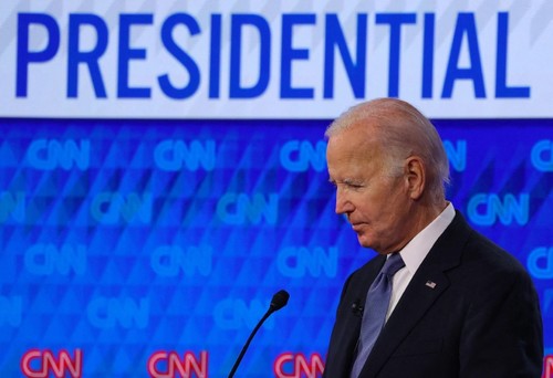President Joe Biden admits to fumbling performance during first debate - ảnh 1