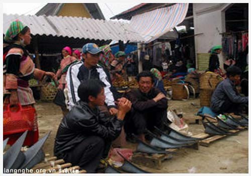 Kejuruan menempa besi rakyat etnis minoritas Nung di provinsi Cao Bang - ảnh 3