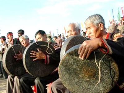 Mengembangkan nilai-nilai budaya semua etnis minoritas di daerah Tay Nguyen - ảnh 1