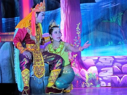 Seni panggung Du Ke dari rakyat etnis minoritas Khmer daerah Nam Bo - ảnh 3