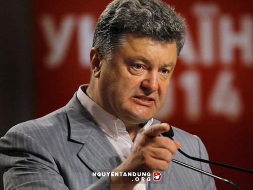 Presiden Ukraina memerintahkan memperkuat pembelaan semua kota di Ukraina Timur - ảnh 1