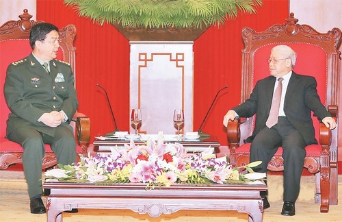 Sekjen Nguyen Phu Trong menerima Menteri Pertahanan Tiongkok, Chang Wanquan - ảnh 1