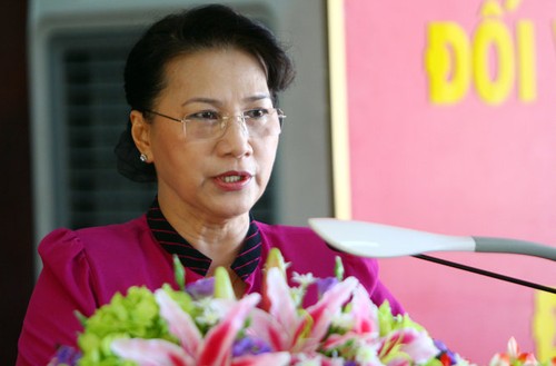 Ketua MN Nguyen Thi Kim Ngan melakukan kontak dengan para pemilih kota Can Tho - ảnh 1