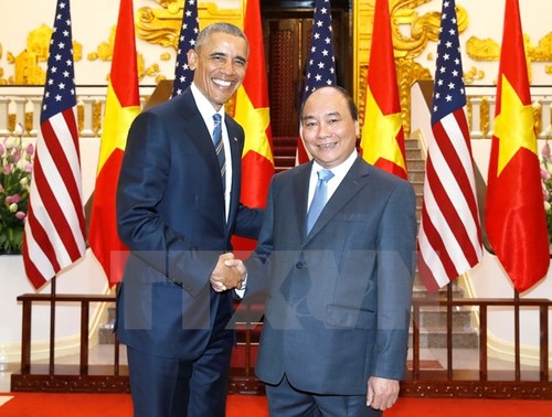 PM Nguyen Xuan Phuc melakukan pertemuan dengan Presiden AS, Barack Obama - ảnh 1