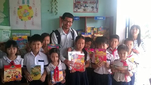 Program “Membawa buku ke daerah pedesaan” dari Vietnam dimuliakan oleh UNESCO - ảnh 1