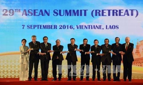 Pimpinan negara-negara ASEAN terus menyatakan kecemasan mendalam tentang situasi Laut Timur - ảnh 1