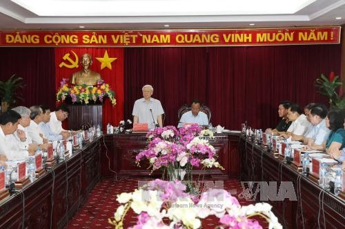 Sekjen Nguyen Phu Trong melakukan kunjungan kerja di provinsi Bac Kan - ảnh 1