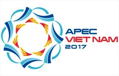 Menyampaikan hadiah sayembara menciptakan lukisan agitasi dan sosialisasi tentang Tahun APEC Vietnam 2017 - ảnh 1