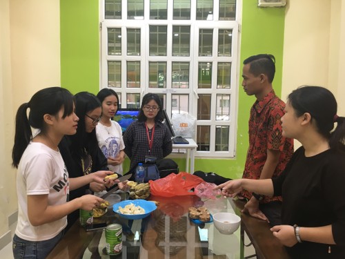Menemui Eko Widianto- relawan pengajar bahasa Indonesia di Kota Ha Noi - ảnh 1