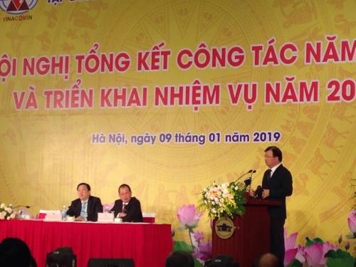 Deputi PM Trinh Dinh Dung: Grup Industri Batu Bara dan Mineral Viet Nam harus menjamin suplai cukup batu bara bagi perekonomian - ảnh 1