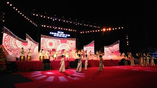 Pembukaan Festival Kebudayaan, Olahraga dan Pariwisata Provinsi Tien Giang - ảnh 1