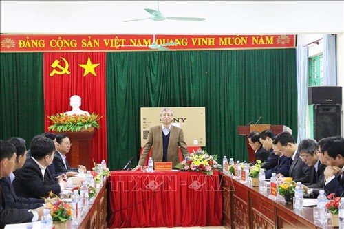 Anggota Harian Sekretariat KS PKV, Tran Quoc Vuong melakukan kunjungan kerja di Provinsi Hoa Binh - ảnh 1