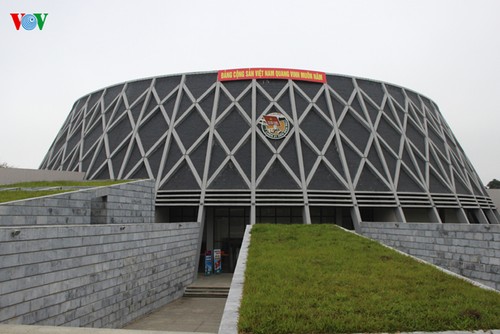 Museum Kemenangan Dien Bien Phu pada hari-hari bulan Mei yang bersejarah - ảnh 1