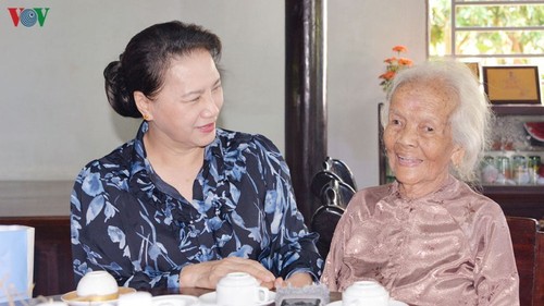 Ketua MN Nguyen Thi Kim Ngan mengunjungi dan melakukan rapat kerja di Provinsi Ba Ria-Vung Tau - ảnh 1