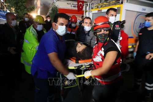 Terdapat banyak korban akibat musibah gempa bumi di Turki dan Yunani - ảnh 1