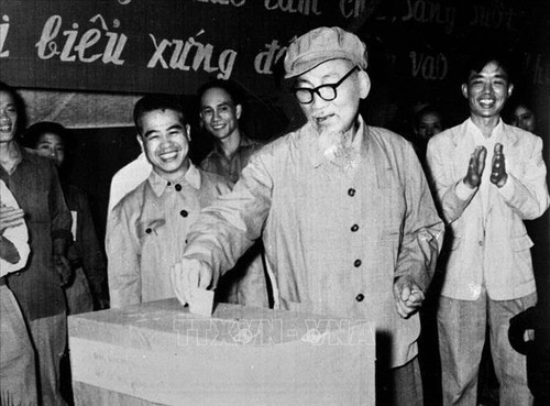 Pergi Memilih Adalah Hak dan Kewajiban yang Suci bagi Warga Viet Nam - ảnh 2