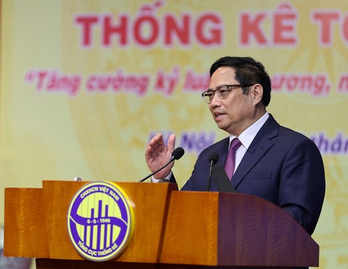 PM Pham Minh Chinh: Menggunakan secara Efektif Data Statistik untuk Menetapkan Kebijakan - ảnh 1