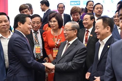 Deputi PM Le Minh Khai: Pemerintah Mendukung, Menambah Kekuatan bagi Barisan Wirausaha dan Komunitas Badan Usaha untuk Berkembang Lebih Kuat dan Efektif - ảnh 1