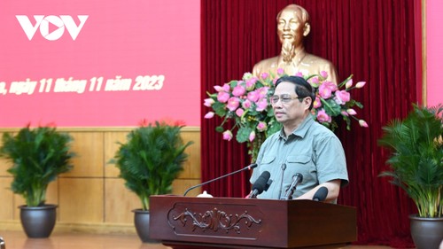 PM Vietnam, Pham Minh Chinh Lakukan Temu Kerja dengan Komite Partai Provinsi Thanh Hoa tentang Situasi Pembangunan Sosial-Ekonomi - ảnh 1
