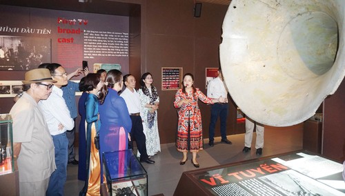 Museum Pers Vietnam: Tempat yang Bercerita Tentang Sejarah Pers dengan Benda-Benda - ảnh 2