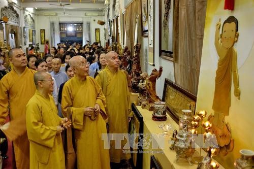  Vietnam conmemora Aniversario de iluminación de Buda - ảnh 1