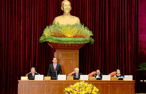 Dirigentes vietnamitas discuten temas importantes en V conferencia del CC del Partido  - ảnh 1