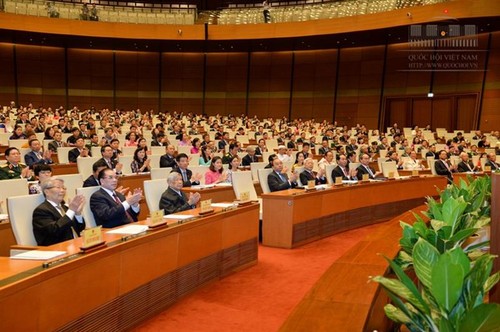 Inician III período de sesiones del Parlamento vietnamita, XIV legislatura - ảnh 1