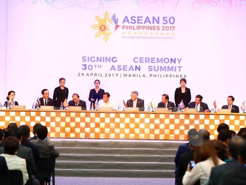 Líderes de la Asean buscan promocionar el rol del bloque en la región - ảnh 1
